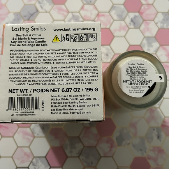 Lasting Smiles Sea Salt & Citrus - Aromatherapy Cause Candle - Picture 3 of 3